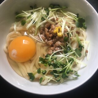 かいわれ大根、納豆の、釜玉うどん